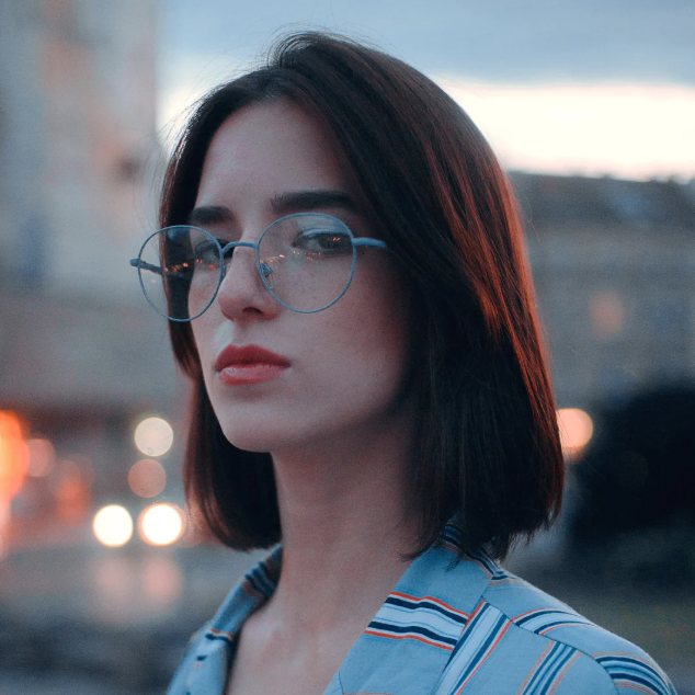 María L.